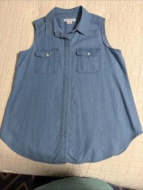 Liz Claiborne Sleeveless Chambray Button-Up Shirt - Blue